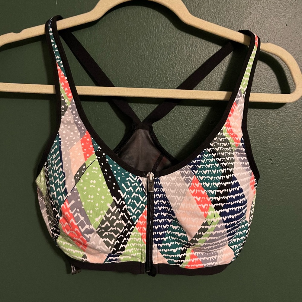 Victoria SPORT Zip-Up Bra
